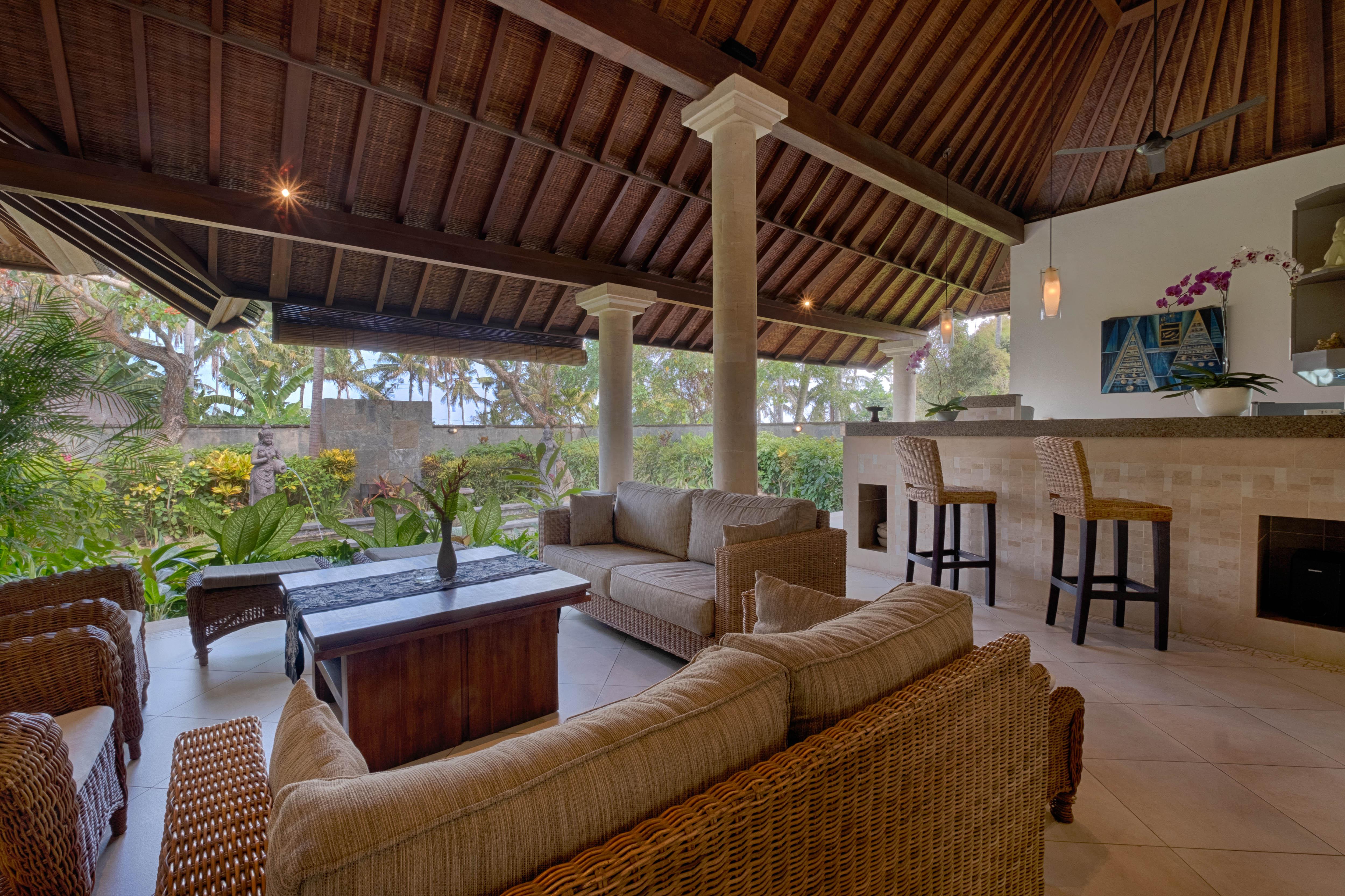 Kutus Kutus Saba Beach Villa Сукавати Экстерьер фото